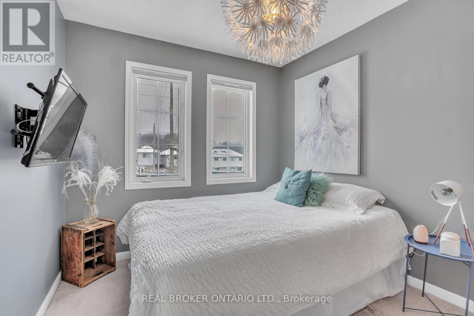 389 Ferndale Drive S, Barrie, ON - Indoor Photo Showing Bedroom