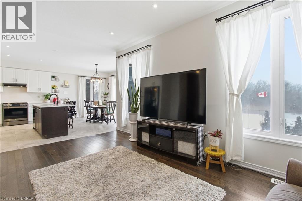 298 Dolman Street, Breslau, ON - Indoor Photo Showing Living Room