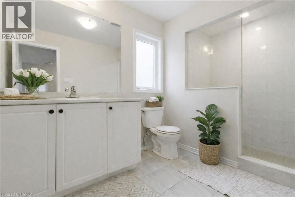 298 Dolman Street, Breslau, ON - Indoor Photo Showing Bathroom