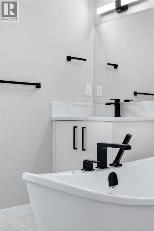 150 Prince Crescent, Rural Rocky View County, AB - Indoor Photo Showing Bathroom