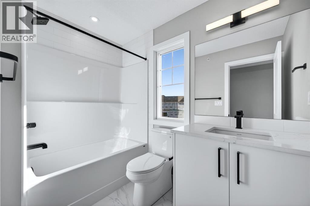 150 Prince Crescent, Rural Rocky View County, AB - Indoor Photo Showing Bathroom