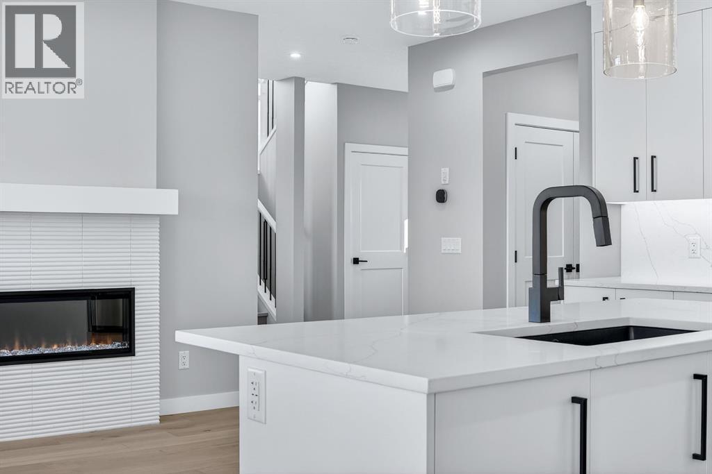 150 Prince Crescent, Rural Rocky View County, AB - Indoor Photo Showing Kitchen