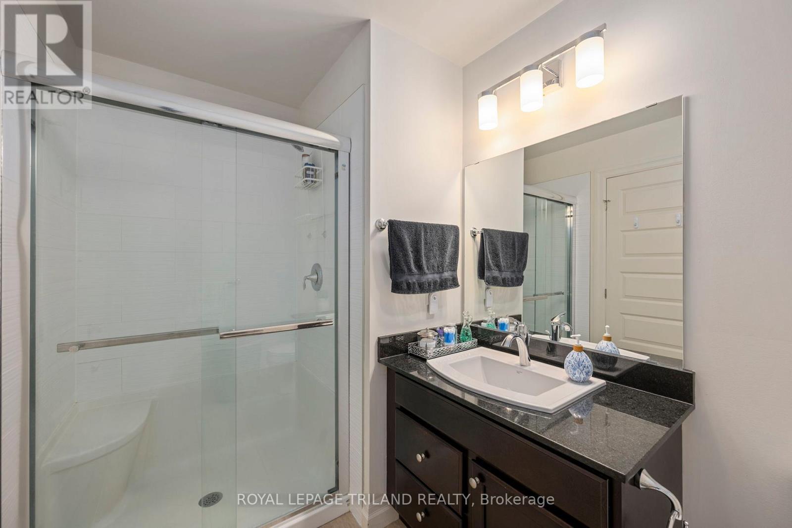 80 - 1850 Beaverbrook Avenue, London North (North M), ON - Indoor Photo Showing Bathroom