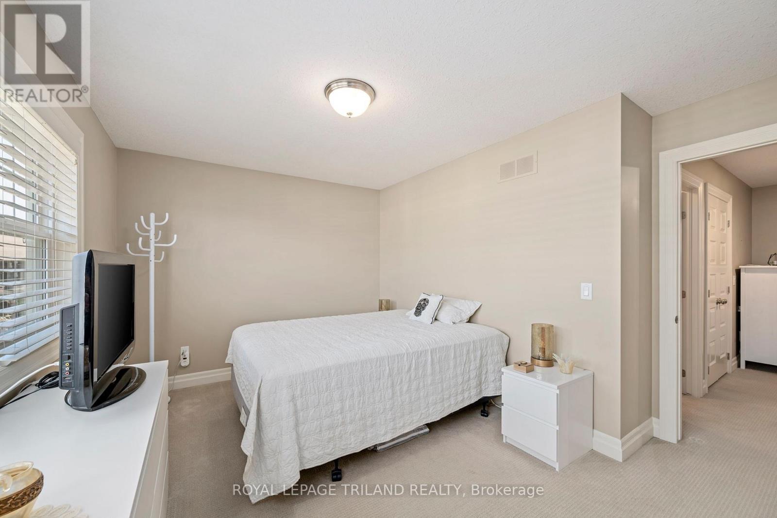 80 - 1850 Beaverbrook Avenue, London North (North M), ON - Indoor Photo Showing Bedroom