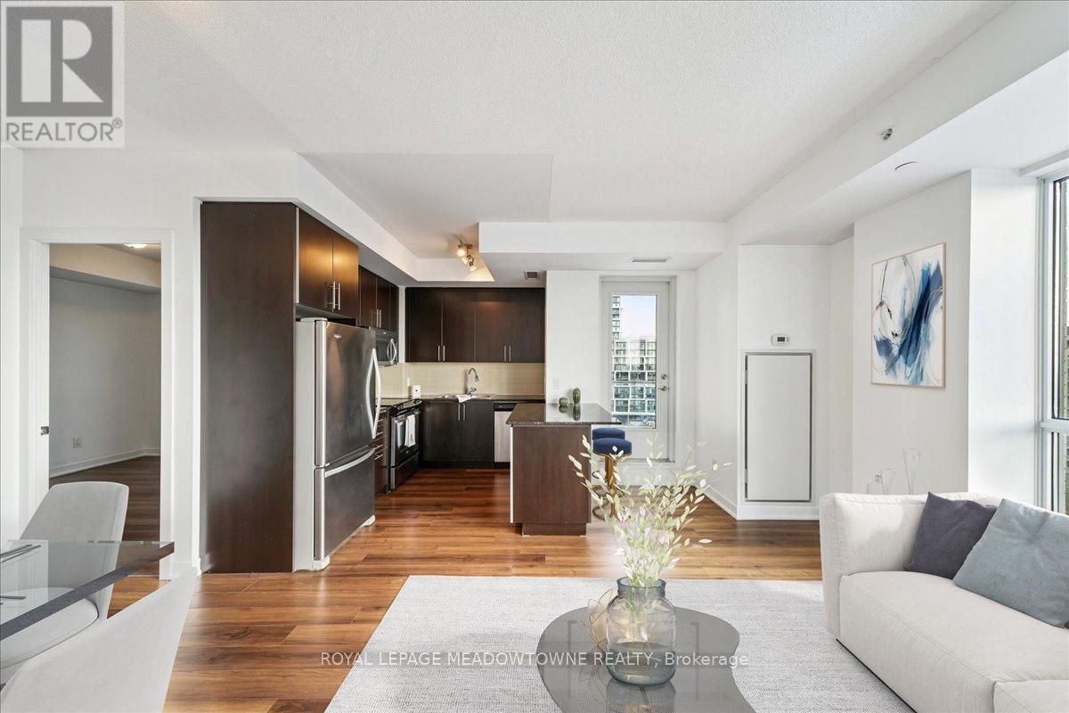 1202 - 60 Berwick Avenue, Toronto, ON - Indoor Photo Showing Other Room