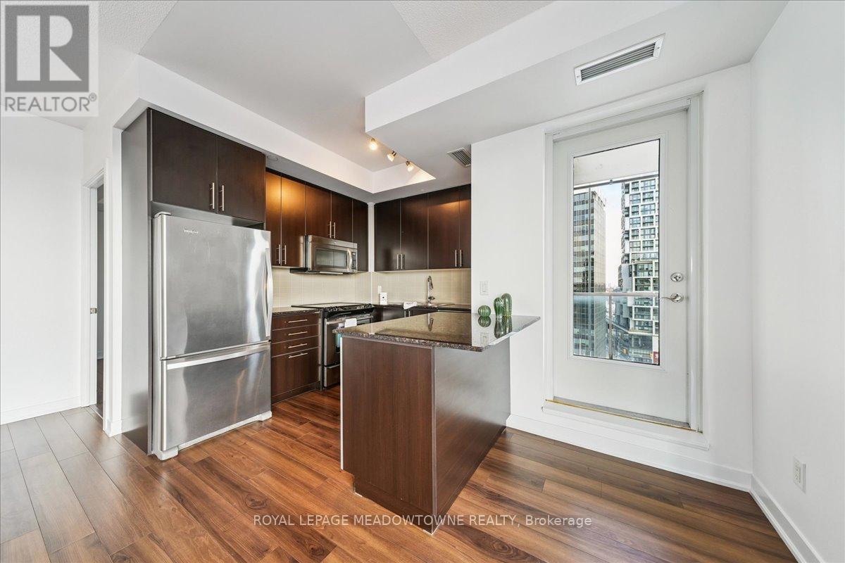 1202 - 60 Berwick Avenue, Toronto, ON - Indoor Photo Showing Kitchen