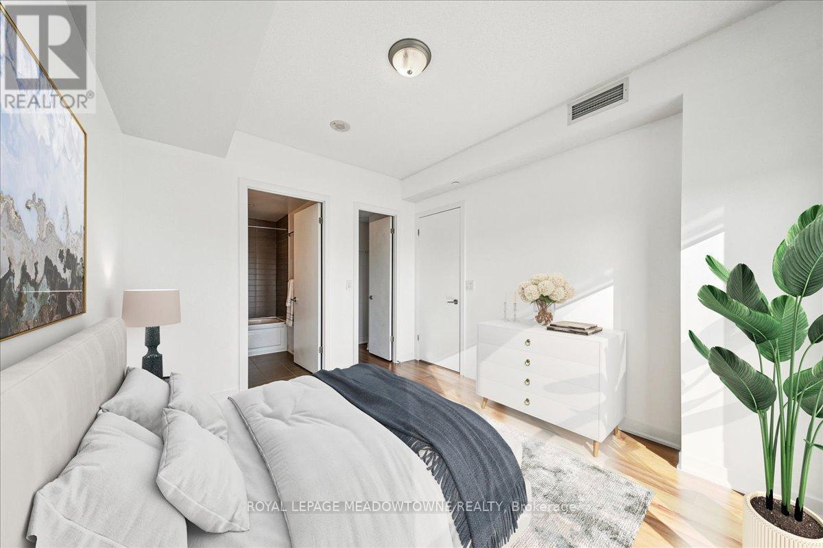 1202 - 60 Berwick Avenue, Toronto, ON - Indoor Photo Showing Bedroom