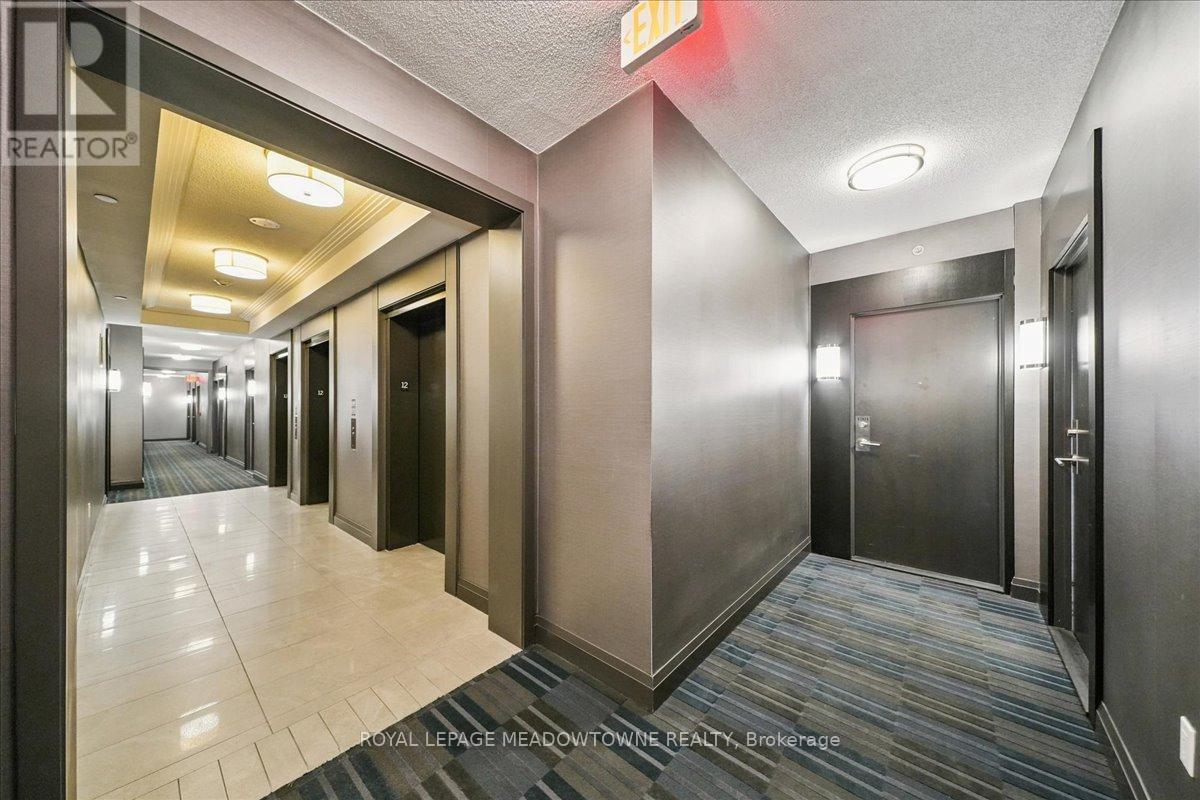 1202 - 60 Berwick Avenue, Toronto, ON - Indoor Photo Showing Other Room