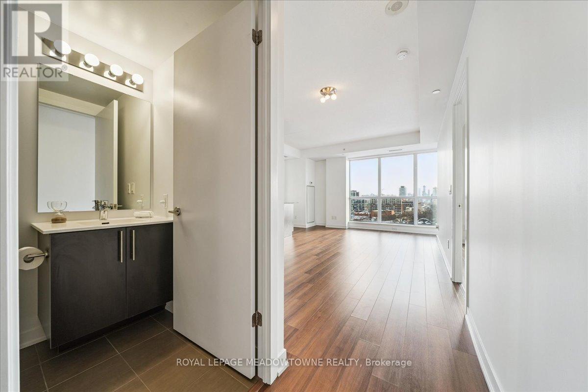 1202 - 60 Berwick Avenue, Toronto, ON - Indoor