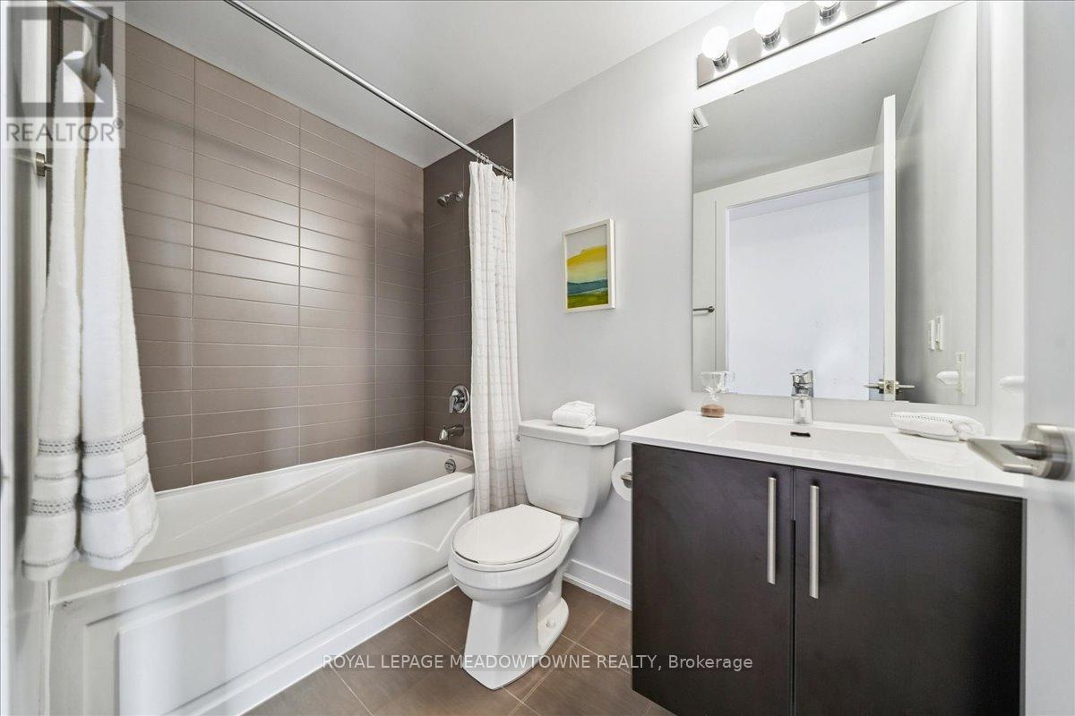 1202 - 60 Berwick Avenue, Toronto, ON - Indoor Photo Showing Bathroom