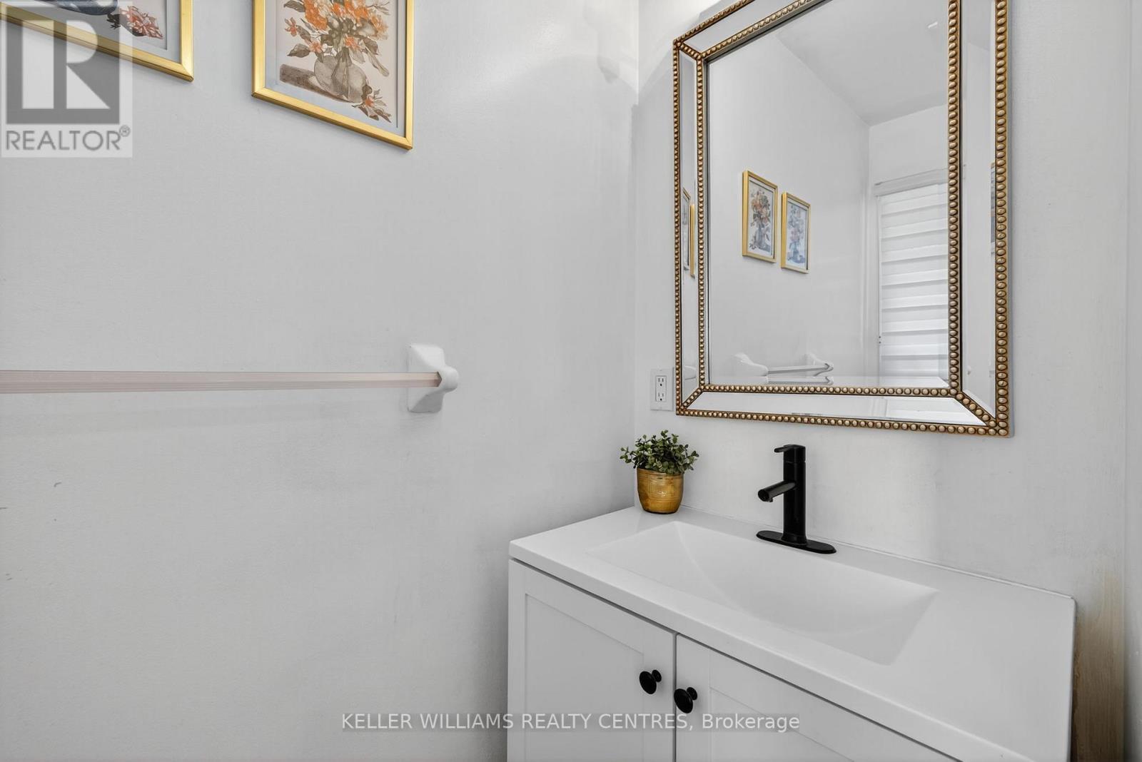 70 Burgess Crescent, Newmarket, ON - Indoor Photo Showing Bathroom