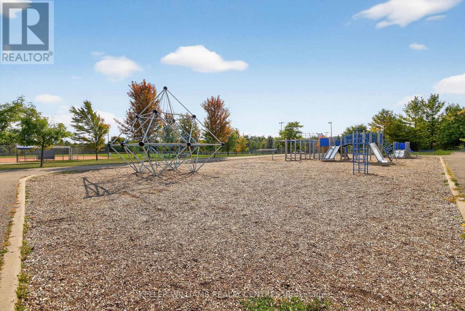 70 Burgess Crescent, Newmarket, ON - Outdoor