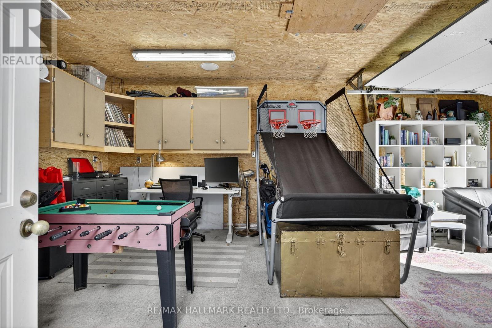 84 Wellington Street E, Barrie, ON - Indoor Photo Showing Other Room