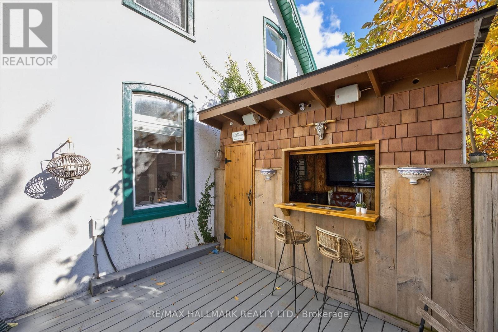 84 Wellington Street E, Barrie, ON - Outdoor With Exterior