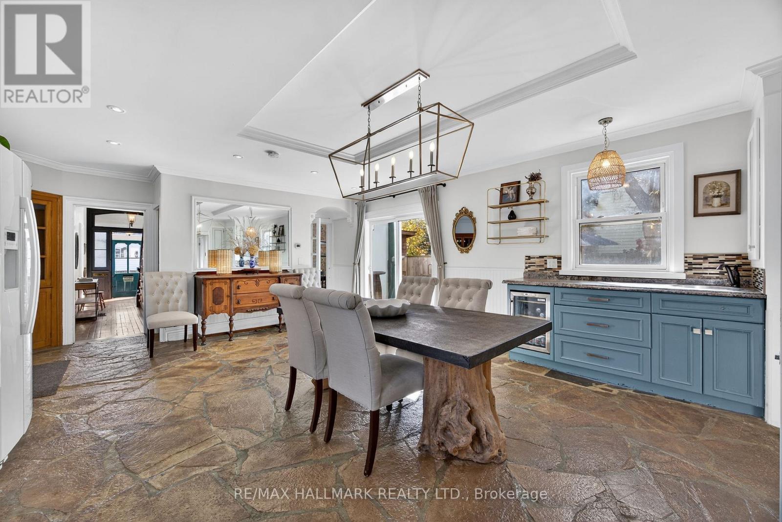 84 Wellington Street E, Barrie, ON - Indoor Photo Showing Dining Room
