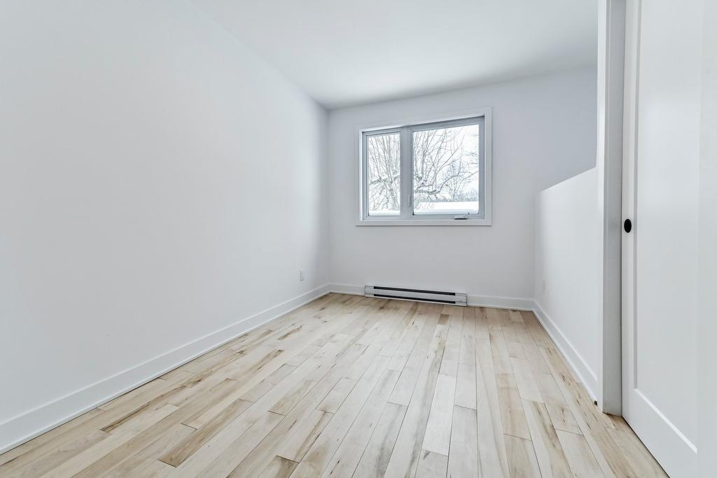 Bedroom - 2010 Rue La Corne, Saint-Bruno-De-Montarville, QC - Indoor Photo Showing Other Room