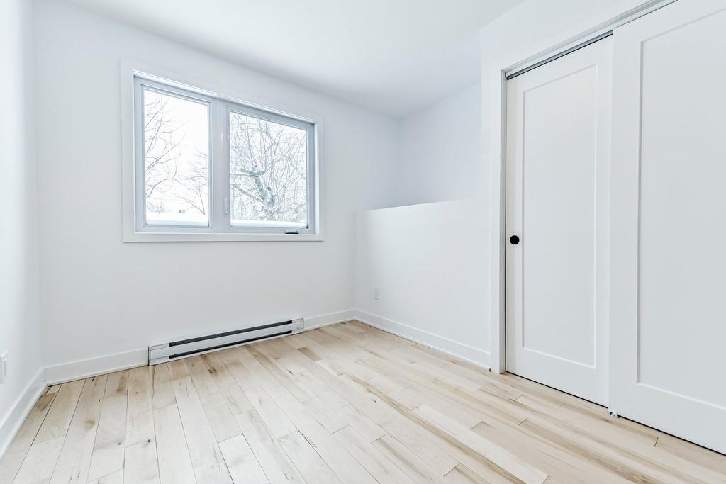 Bedroom - 2010 Rue La Corne, Saint-Bruno-De-Montarville, QC - Indoor Photo Showing Other Room