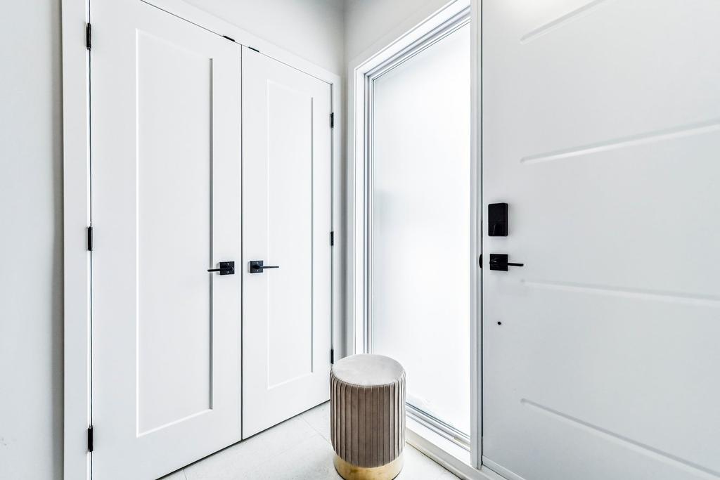 Hall - 2010 Rue La Corne, Saint-Bruno-De-Montarville, QC - Indoor Photo Showing Other Room