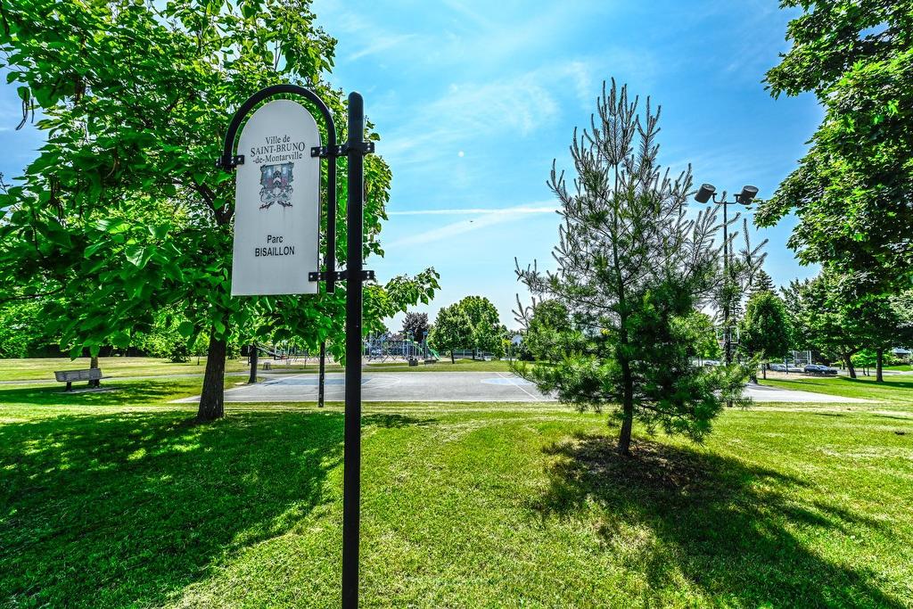 Nearby - 2010 Rue La Corne, Saint-Bruno-De-Montarville, QC - Outdoor