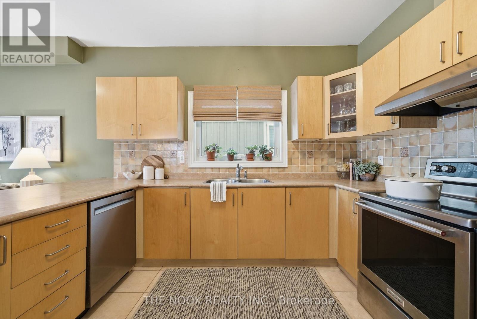 53 Kinross Avenue, Whitby (Brooklin), ON - Indoor Photo Showing Kitchen With Double Sink