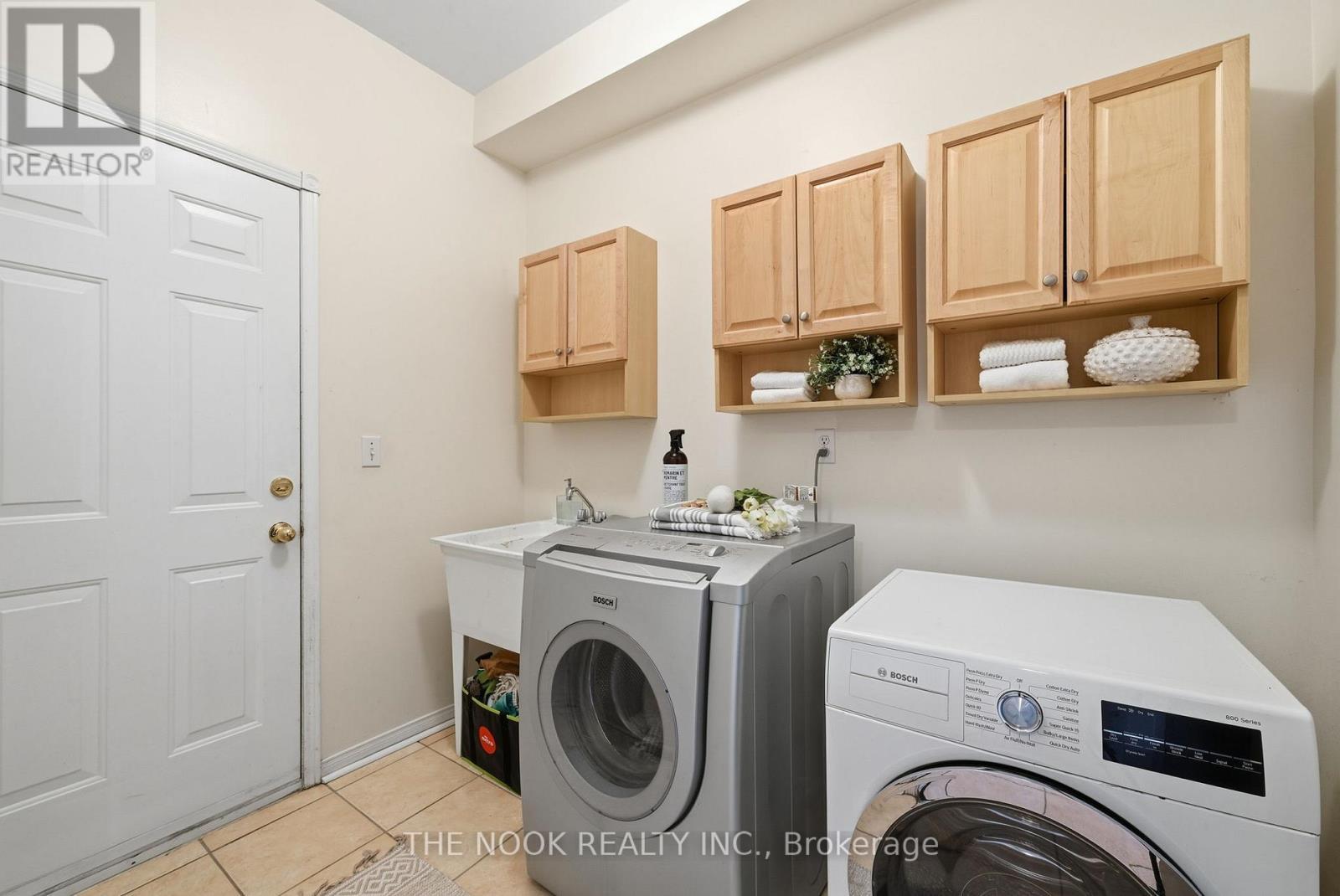 53 Kinross Avenue, Whitby (Brooklin), ON - Indoor Photo Showing Laundry Room