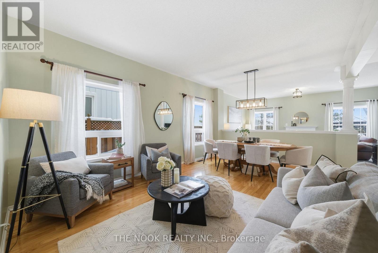 53 Kinross Avenue, Whitby (Brooklin), ON - Indoor Photo Showing Living Room