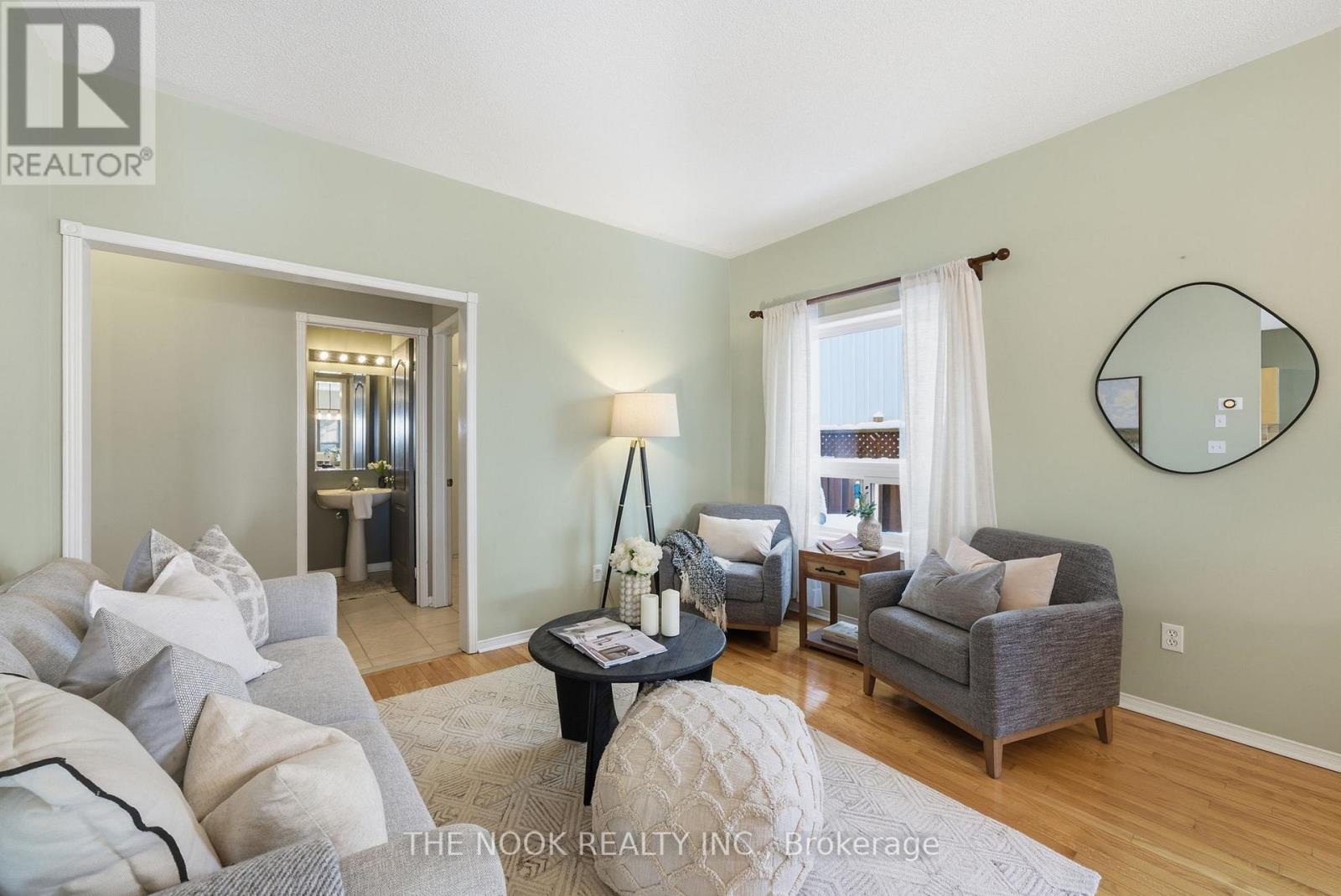 53 Kinross Avenue, Whitby (Brooklin), ON - Indoor Photo Showing Living Room