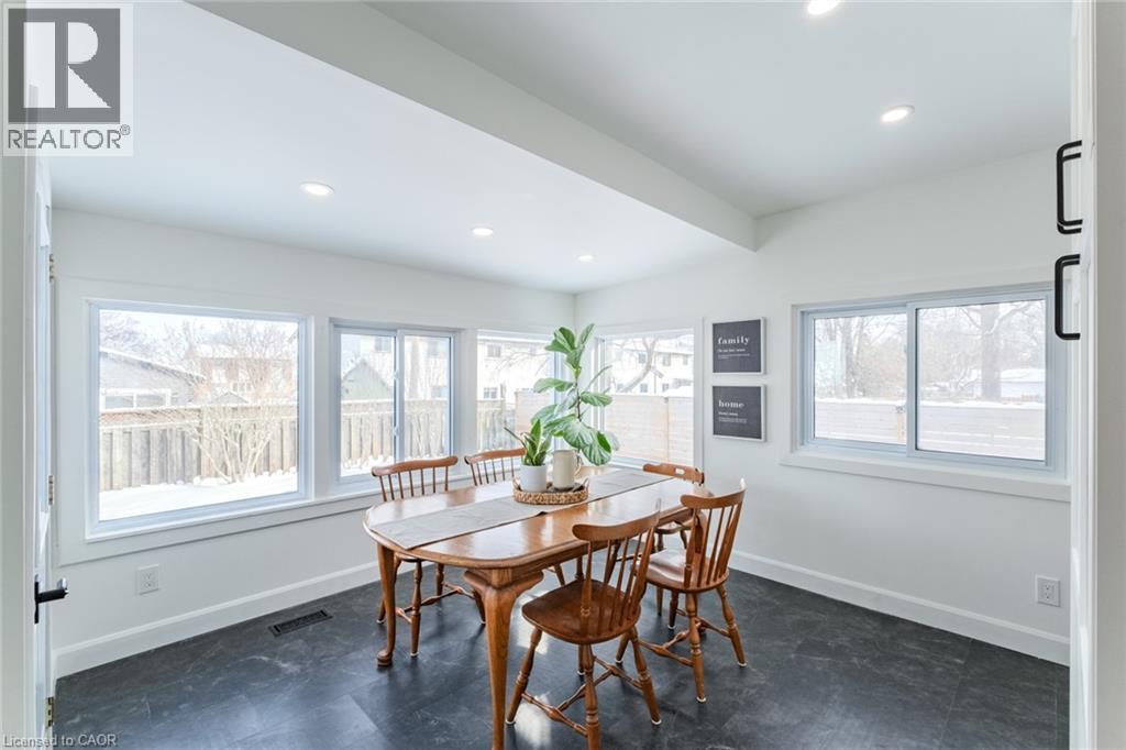 79 Wood Street, Brantford, ON - Indoor Photo Showing Dining Room