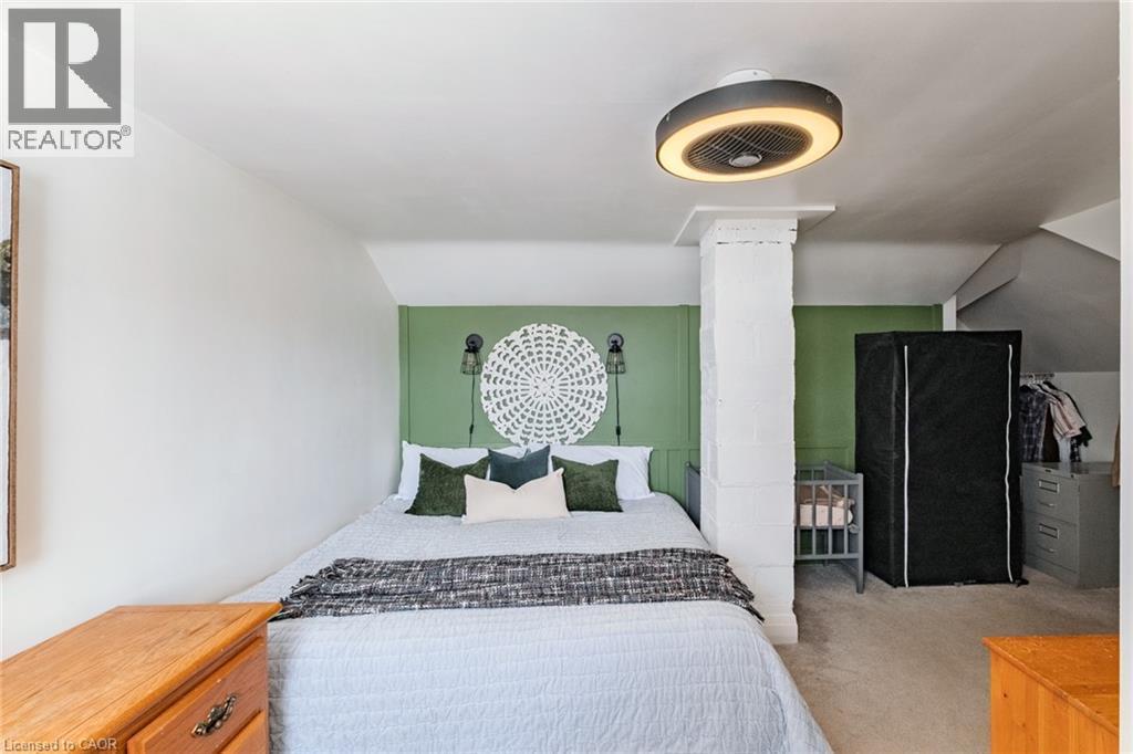 79 Wood Street, Brantford, ON - Indoor Photo Showing Bedroom