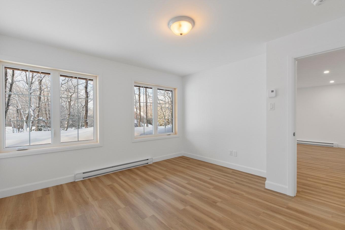 Chambre à coucher - 125 Rue Paulsen, Sainte-Agathe-Des-Monts, QC - Indoor Photo Showing Other Room