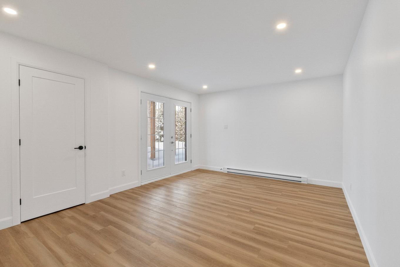 Salle familiale - 125 Rue Paulsen, Sainte-Agathe-Des-Monts, QC - Indoor Photo Showing Other Room