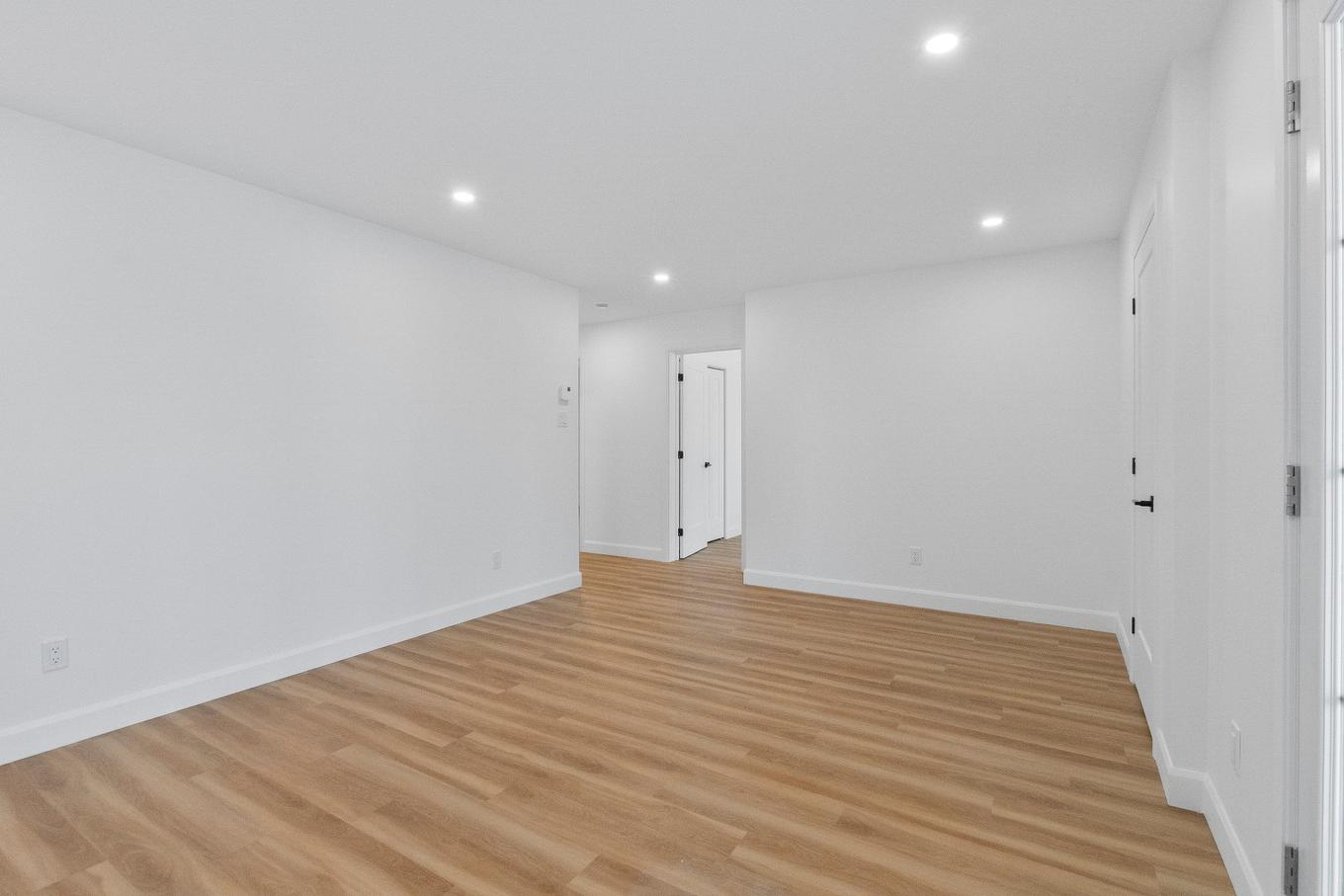 Salle familiale - 125 Rue Paulsen, Sainte-Agathe-Des-Monts, QC - Indoor Photo Showing Other Room