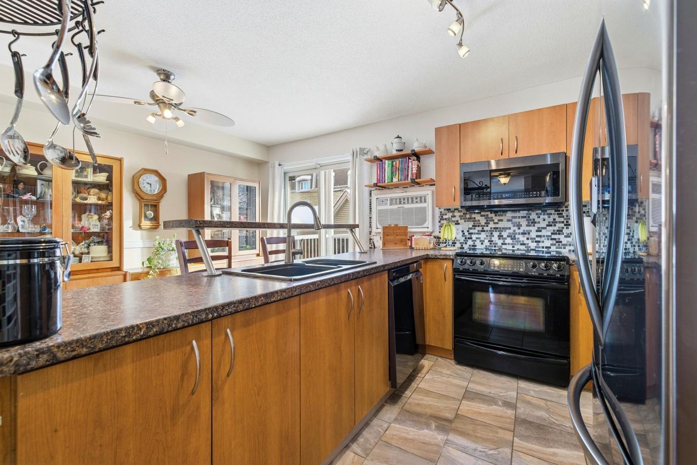 Cuisine - 4-290 Boul. Maisonneuve, Gatineau (Hull), QC - Indoor Photo Showing Kitchen With Double Sink
