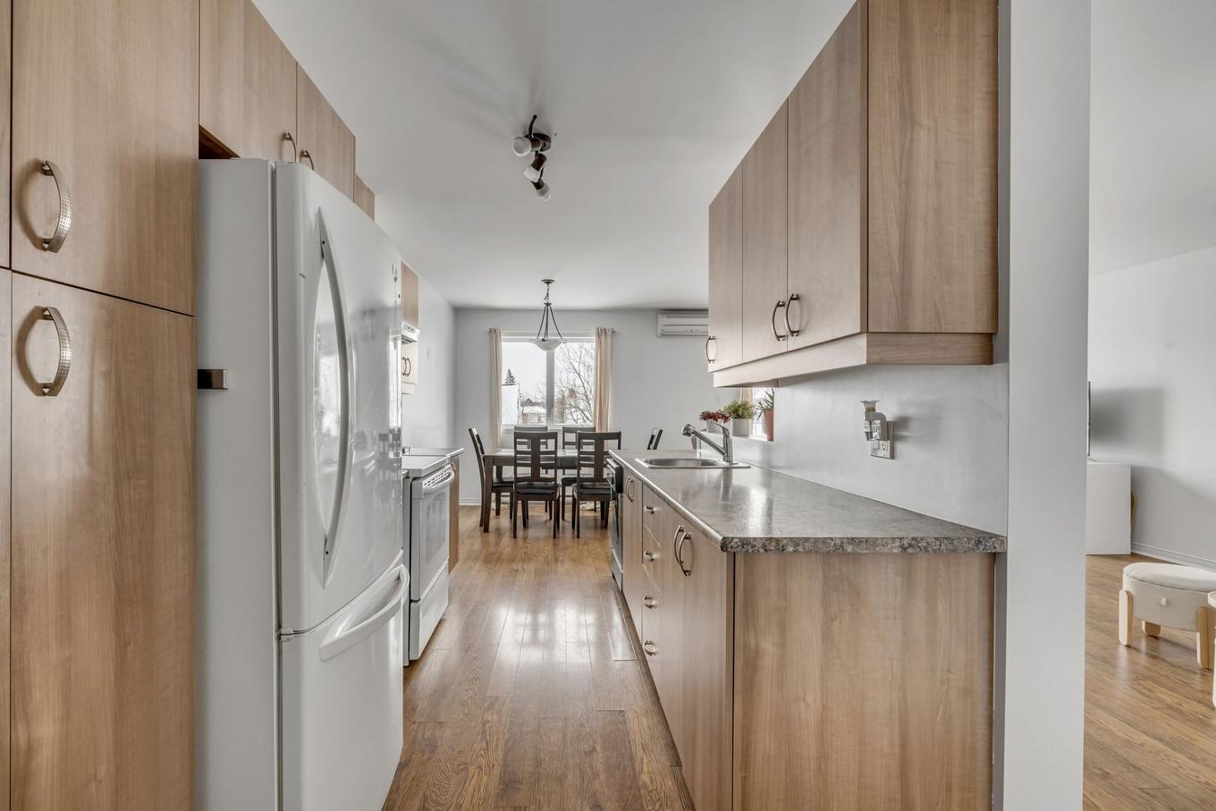 Vue d'ensemble - 303-234 Rue Commerciale, Saint-Henri, QC - Indoor Photo Showing Kitchen
