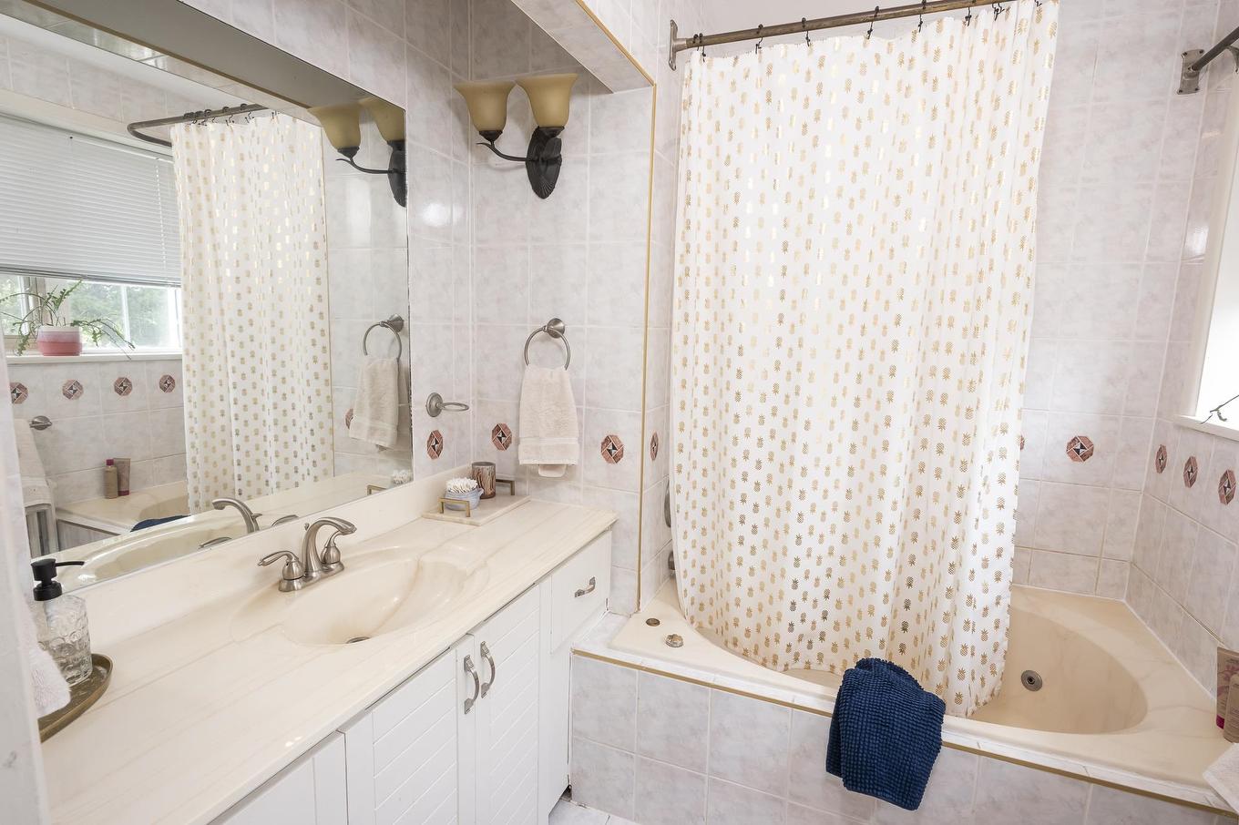 124 Summit Avenue, Thunder Bay, ON - Indoor Photo Showing Bathroom