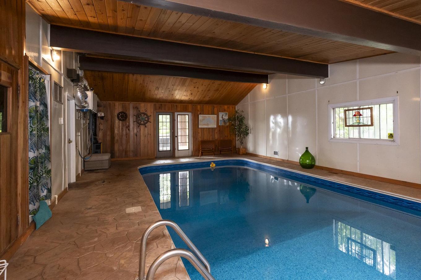 124 Summit Avenue, Thunder Bay, ON - Indoor Photo Showing Other Room With In Ground Pool