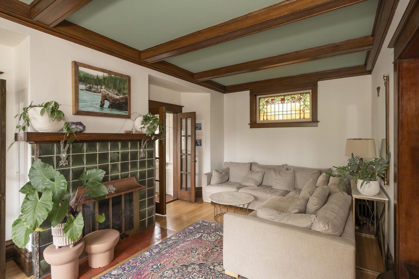 124 Summit Avenue, Thunder Bay, ON - Indoor Photo Showing Living Room