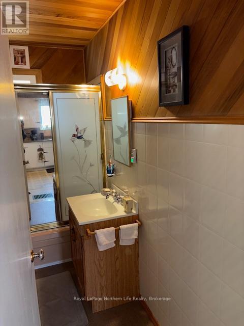 975 Mcintyre Street W, North Bay (West End), ON - Indoor Photo Showing Bathroom