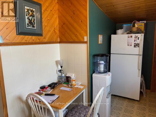 975 Mcintyre Street W, North Bay (West End), ON - Indoor Photo Showing Kitchen