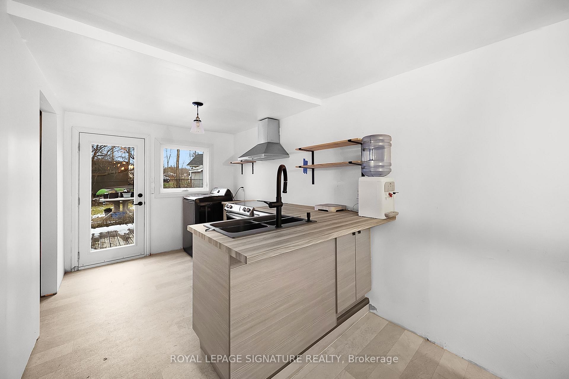 20 Sandell Street, Collingwood, ON - Indoor Photo Showing Other Room