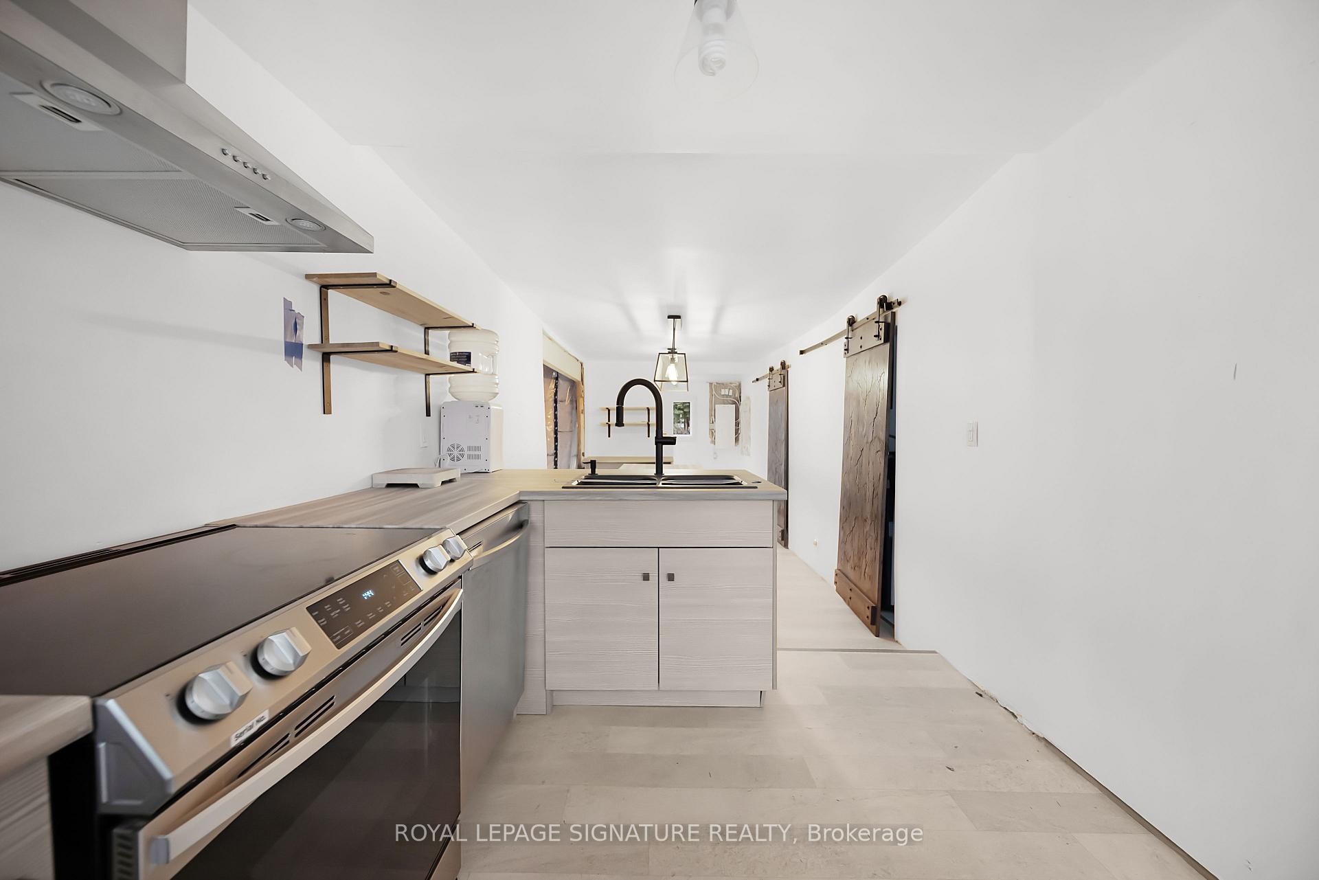 20 Sandell Street, Collingwood, ON - Indoor Photo Showing Other Room