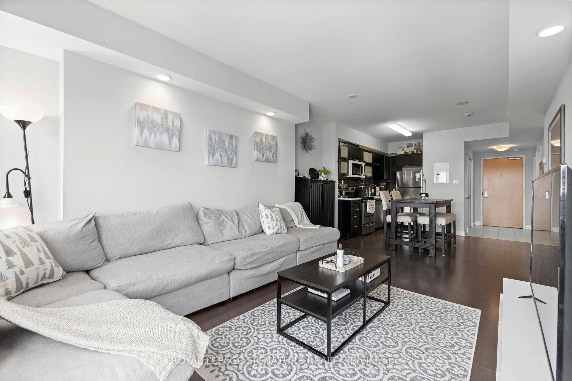 1307-40 Nepean Street, Ottawa Centre, ON - Indoor Photo Showing Living Room