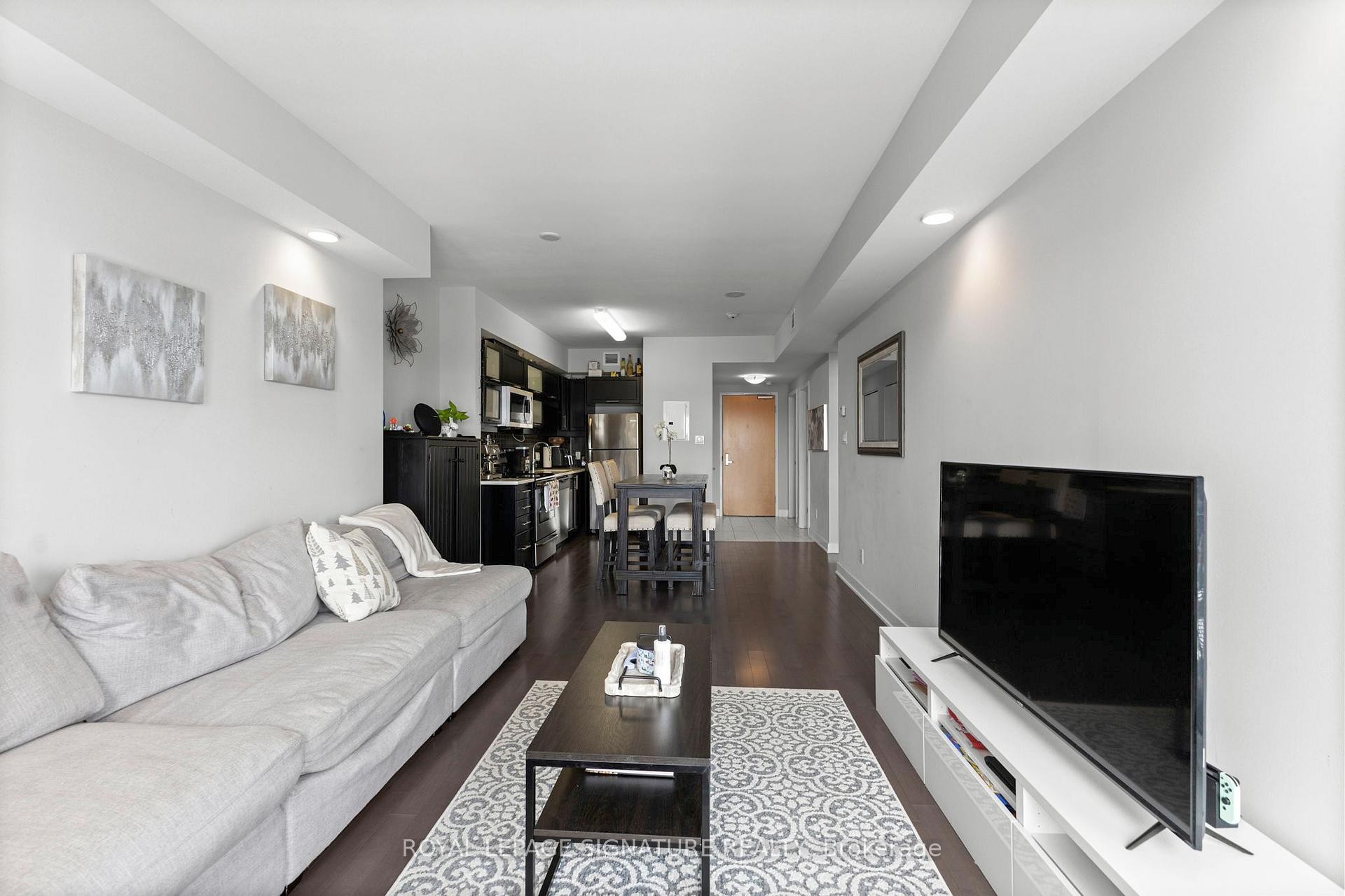 1307-40 Nepean Street, Ottawa Centre, ON - Indoor Photo Showing Living Room