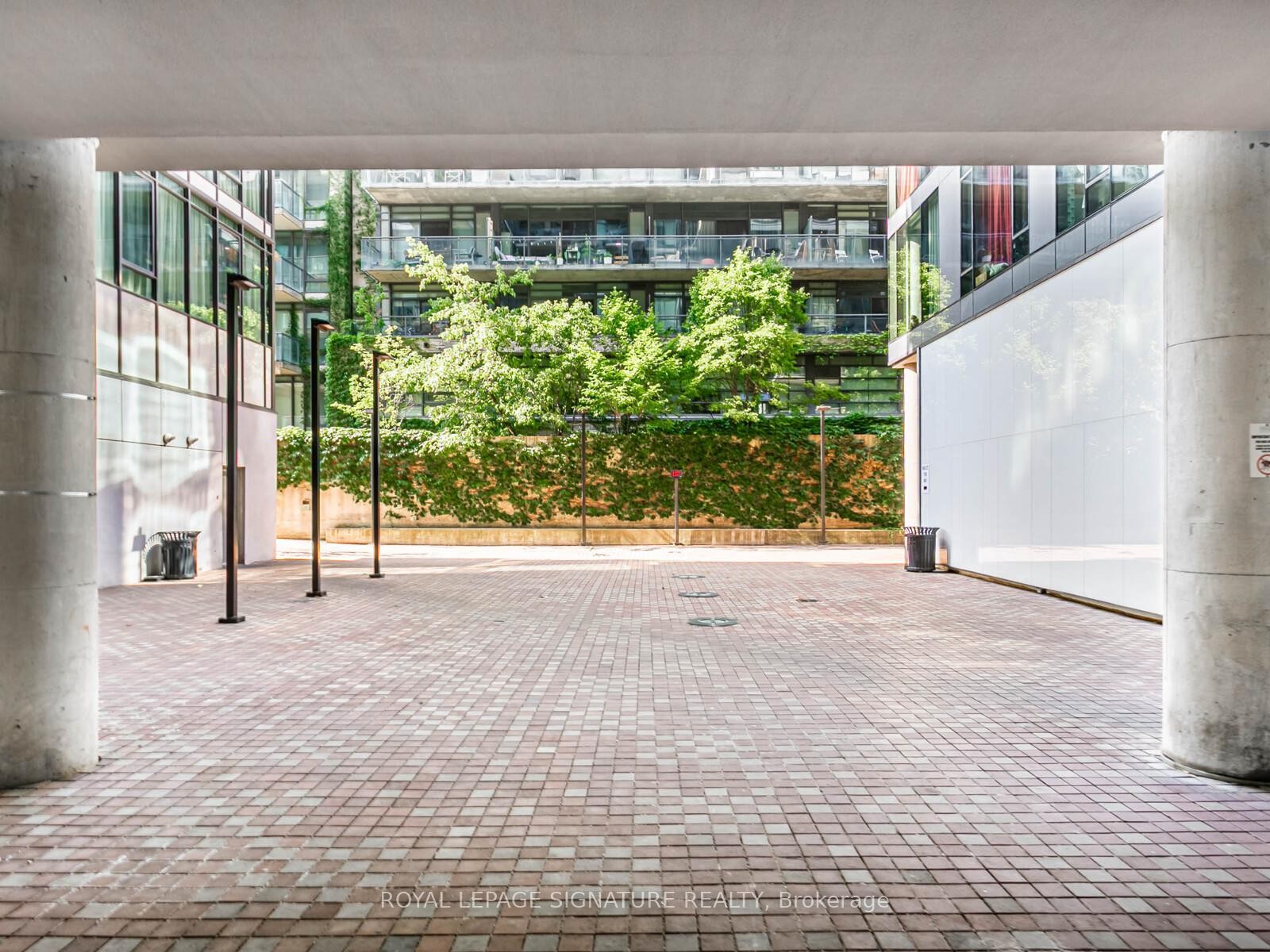 418-560 King Street W, Toronto, ON - Outdoor