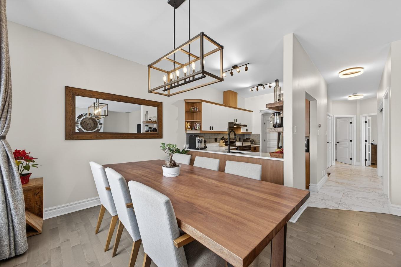 Dining room - 402-2293 Rue Racine, Longueuil (Saint-Hubert), QC - Indoor Photo Showing Dining Room