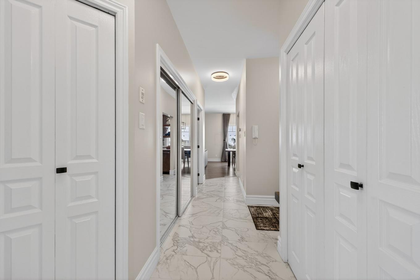 Passageway - 402-2293 Rue Racine, Longueuil (Saint-Hubert), QC - Indoor Photo Showing Other Room