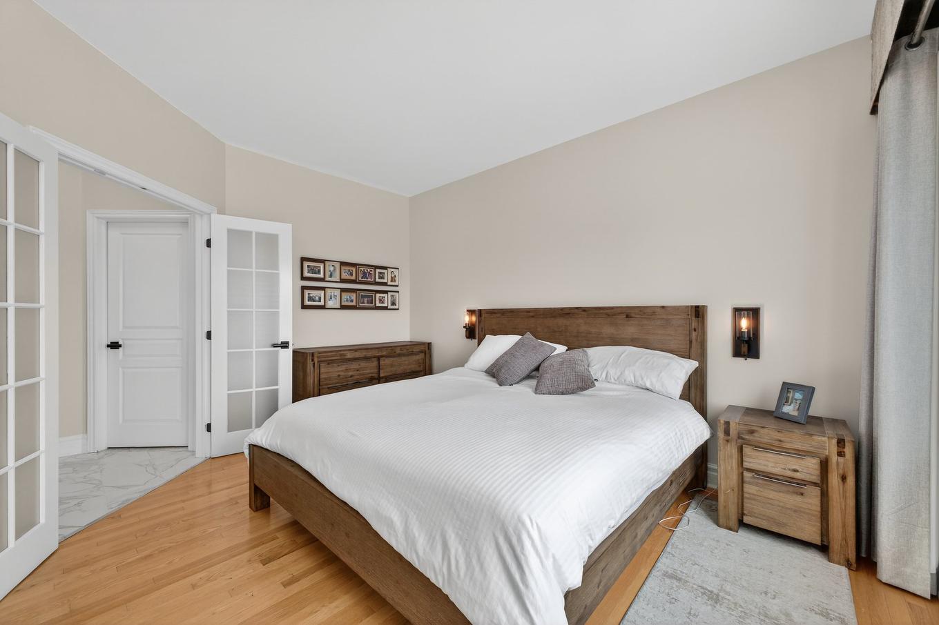 Primary bedroom - 402-2293 Rue Racine, Longueuil (Saint-Hubert), QC - Indoor Photo Showing Bedroom