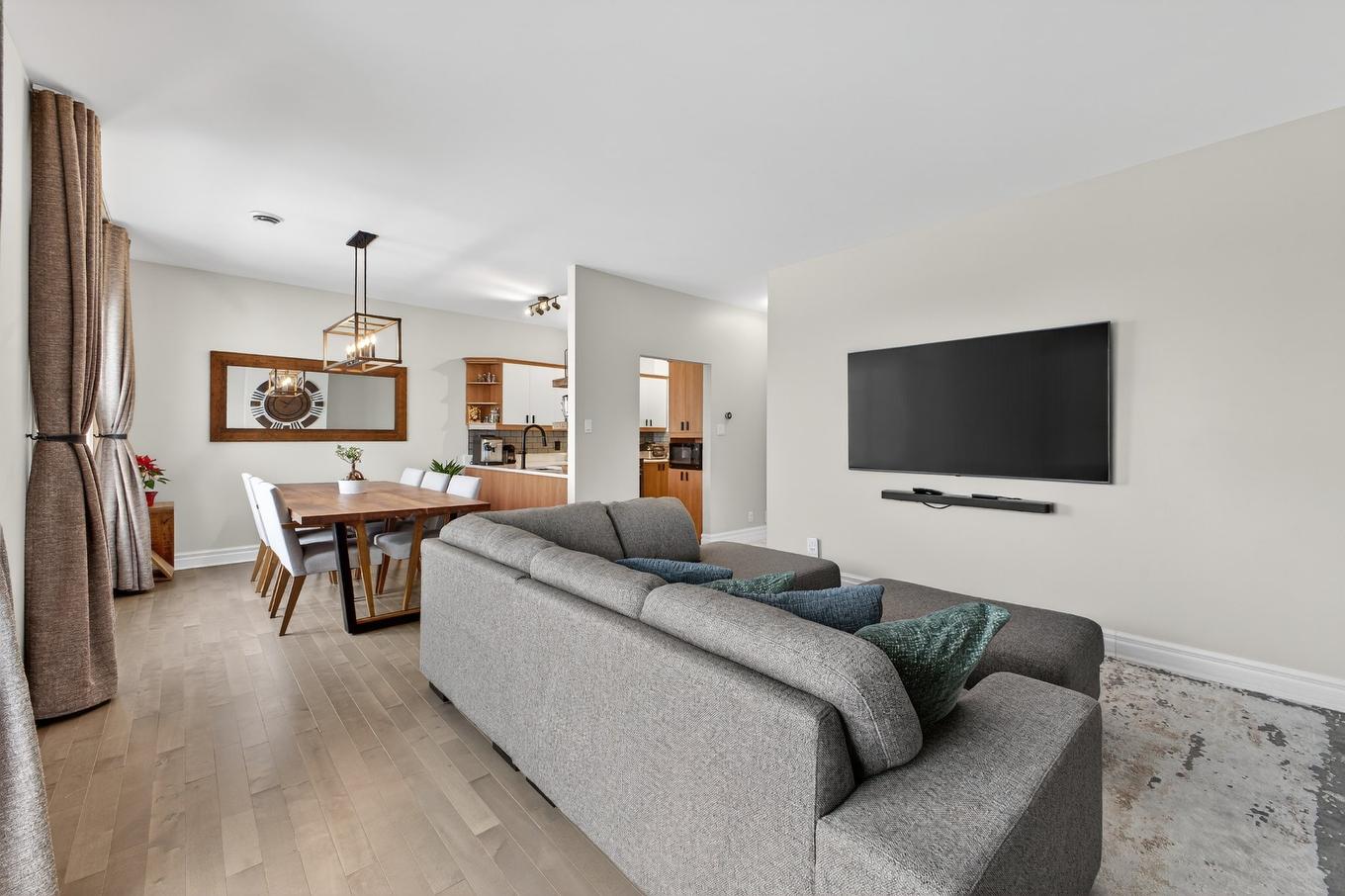 Living room - 402-2293 Rue Racine, Longueuil (Saint-Hubert), QC - Indoor Photo Showing Living Room