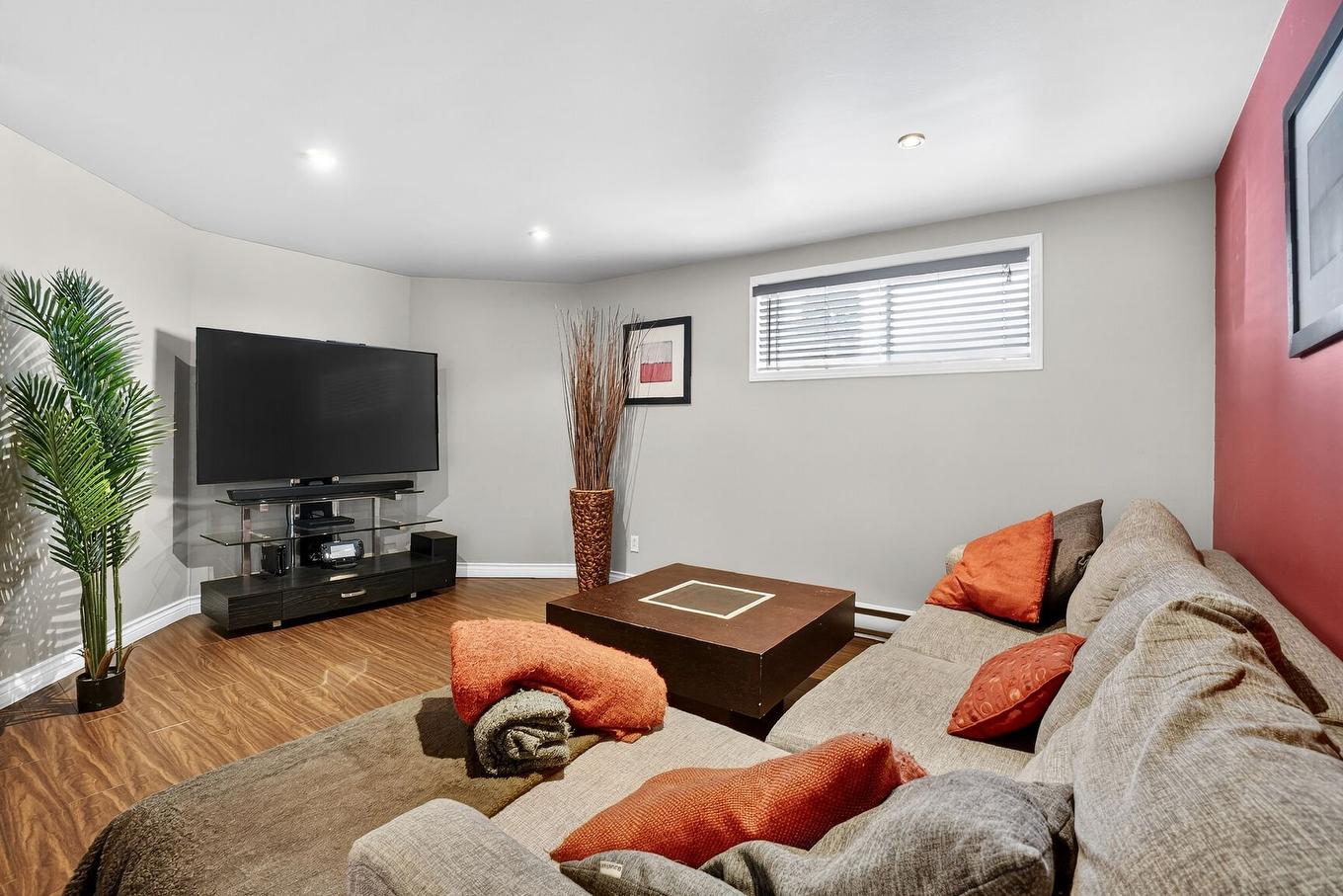 Salle familiale - 13715 Rue Du Noroît, Mirabel, QC - Indoor Photo Showing Other Room