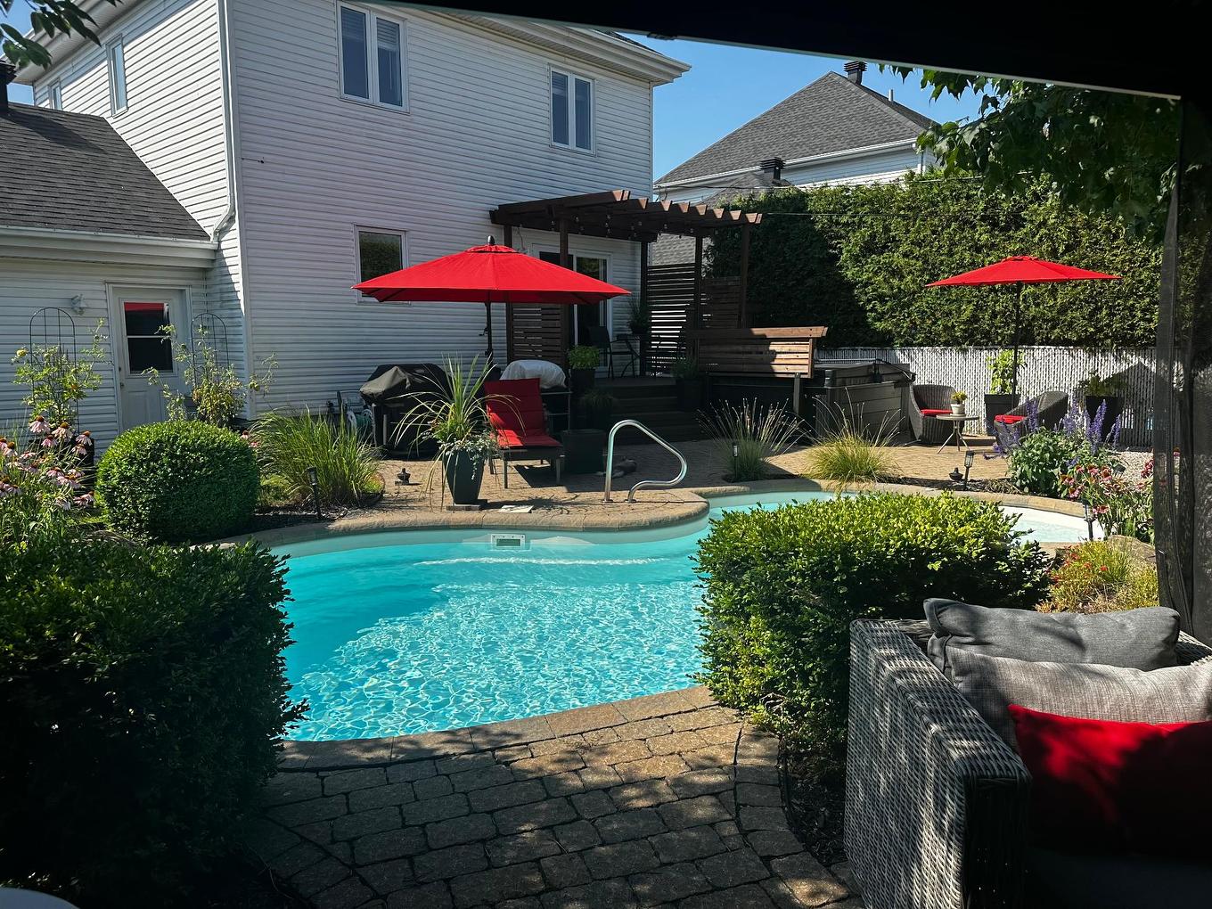 Cour - 13715 Rue Du Noroît, Mirabel, QC - Outdoor With In Ground Pool